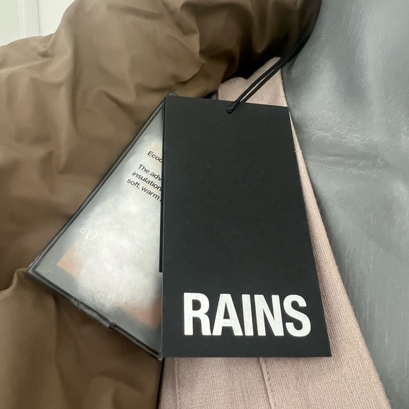 RAINS NWT down coat - Picture 2 of 12